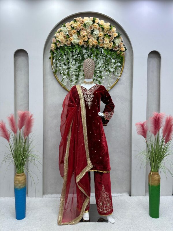 Elegance Velvet Sequence Suit - Image 4