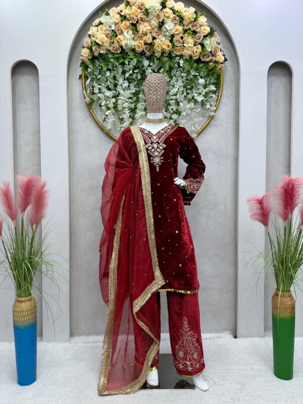 Elegance Velvet Sequence Suit - Image 5