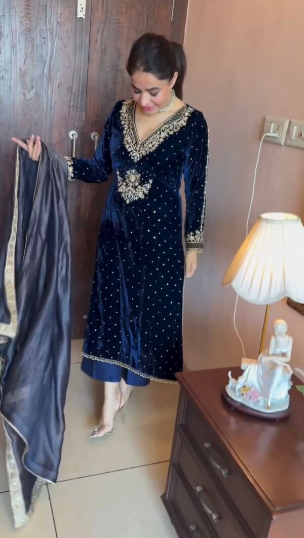 Roshini Velvet Enchant - Image 3